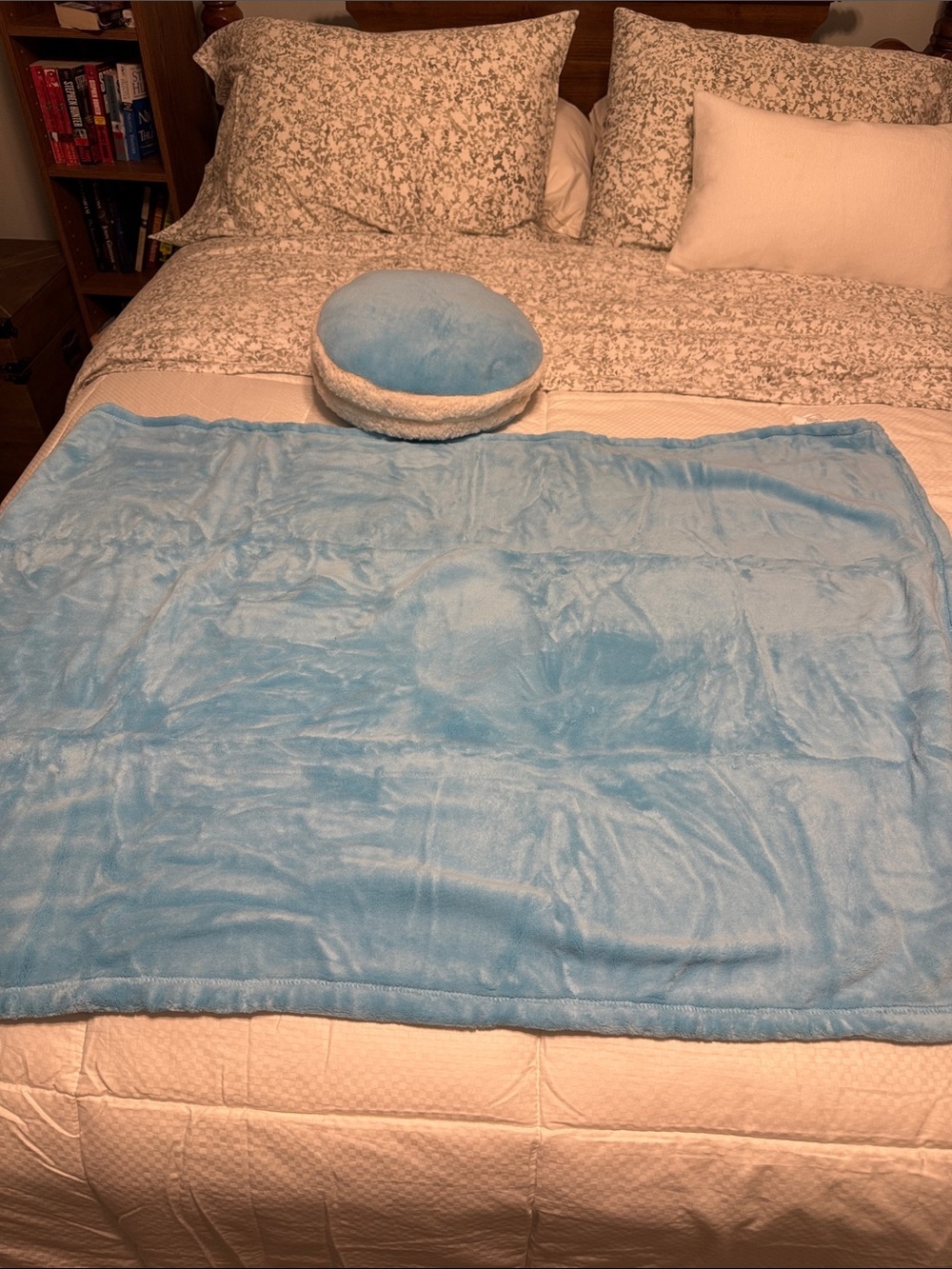 Pillow & Blanket Set- Light Blue - Picture 7 of 8